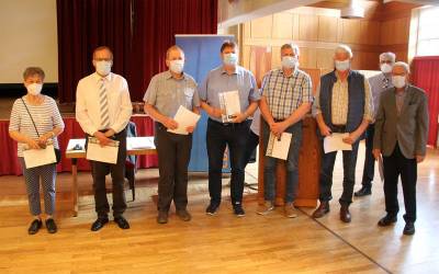 Auf unserem Foto v.l.n.r. die Jubilare für 25jährige Mitgliedschaft v.l.n.r. Monika Stratmann, Michael Buhr, Gerd Friedrich, Jens Gadomski, Cord-Heinrich Otte, Walter Buhr und Heinrich Hohls.